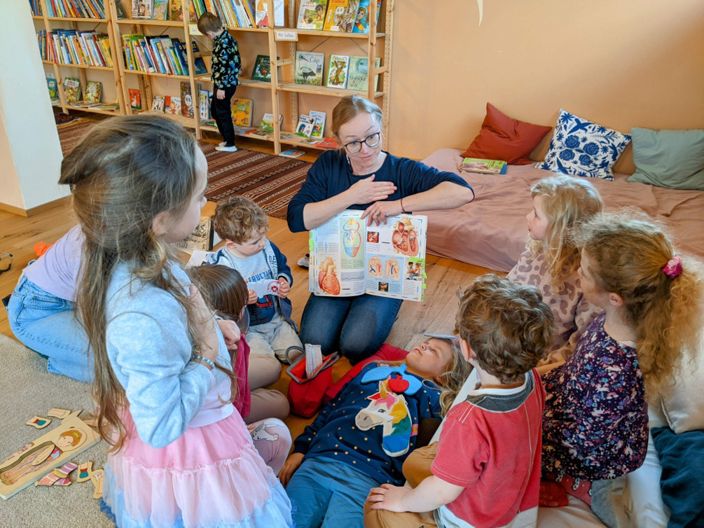 Hravá knihovničkou s doktorkou